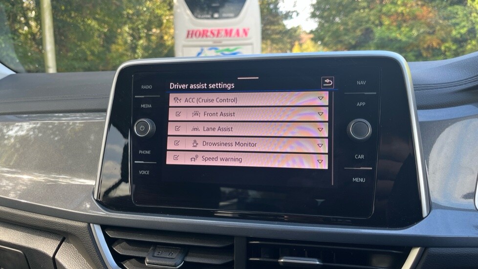 Used Volkswagen T-Roc 2024 for sale - 76203692: Photo 44