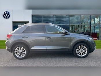 Used Volkswagen T-Roc 2024 for sale - 76203692: Photo