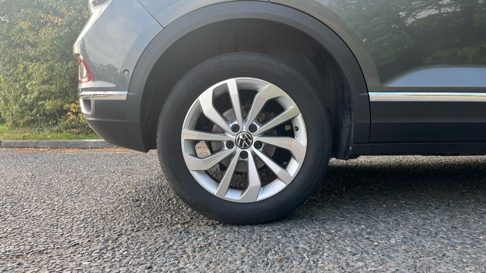 Used Volkswagen T-Roc 2024 for sale - 76203692: Photo 5