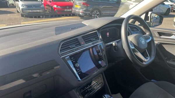 Used Volkswagen Tiguan 2021 for sale - 76067041: Photo 2