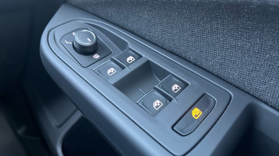 Used Volkswagen Golf 2023 for sale - 76999541: Photo 37