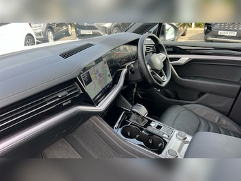 Used Volkswagen Touareg 2023 for sale - 75467580: Photo