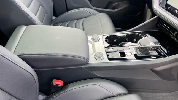 Used Volkswagen Touareg 2023 for sale - 75467580: Photo 41