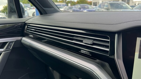 Used Volkswagen Touareg 2023 for sale - 75467580: Photo 42