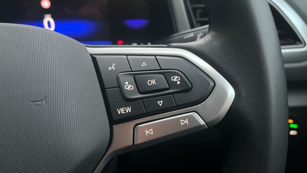 Used Volkswagen T-Roc 2024 for sale - 76731568: Photo 27