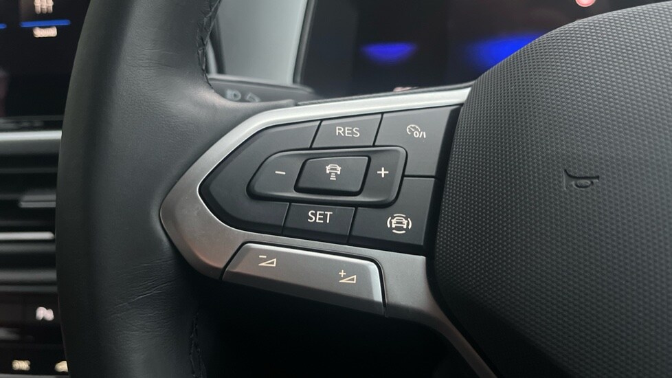 Used Volkswagen T-Roc 2024 for sale - 76731568: Photo 28