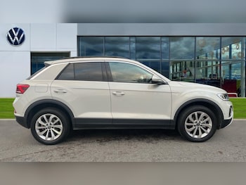 Used Volkswagen T-Roc 2024 for sale - 76731568: Photo