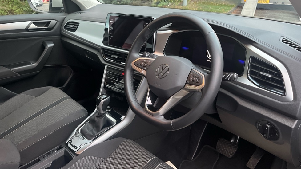 Used Volkswagen T-Roc 2024 for sale - 76731568: Photo 6