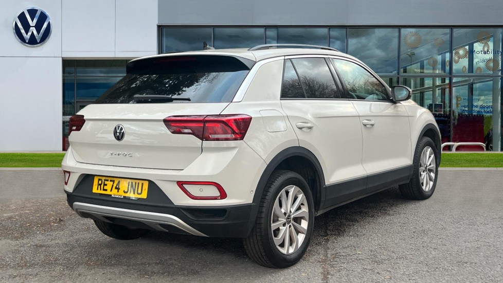 Used Volkswagen T-Roc 2024 for sale - 76731568: Photo 8