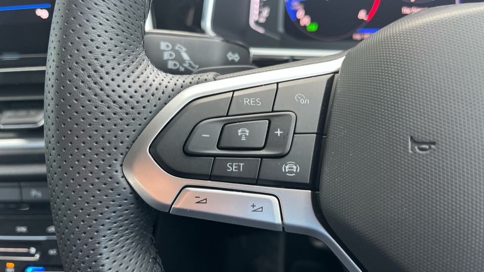 Used Volkswagen T-Roc 2025 for sale - 76873724: Photo 30