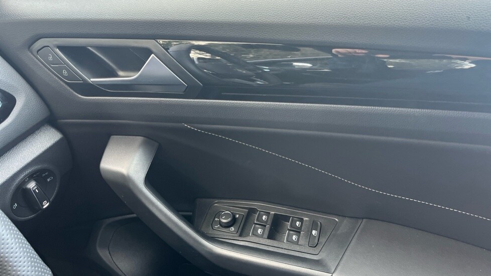 Used Volkswagen T-Roc 2025 for sale - 76873724: Photo 36