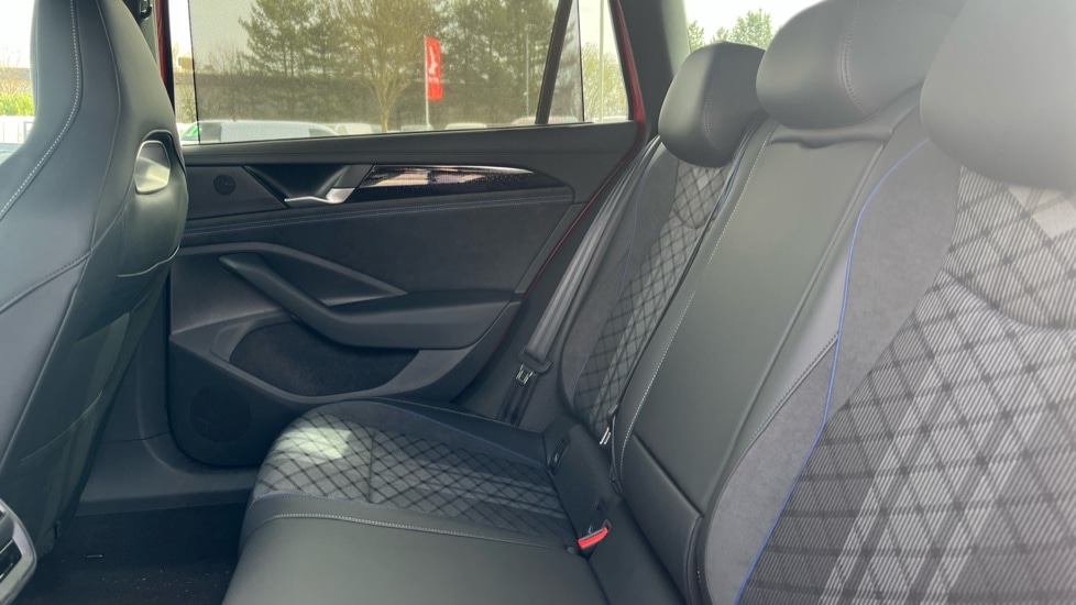 Used Volkswagen Passat 2025 for sale - 76452299: Photo 15