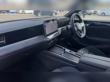 Used Volkswagen Passat 2025 for sale - 76452299: Photo