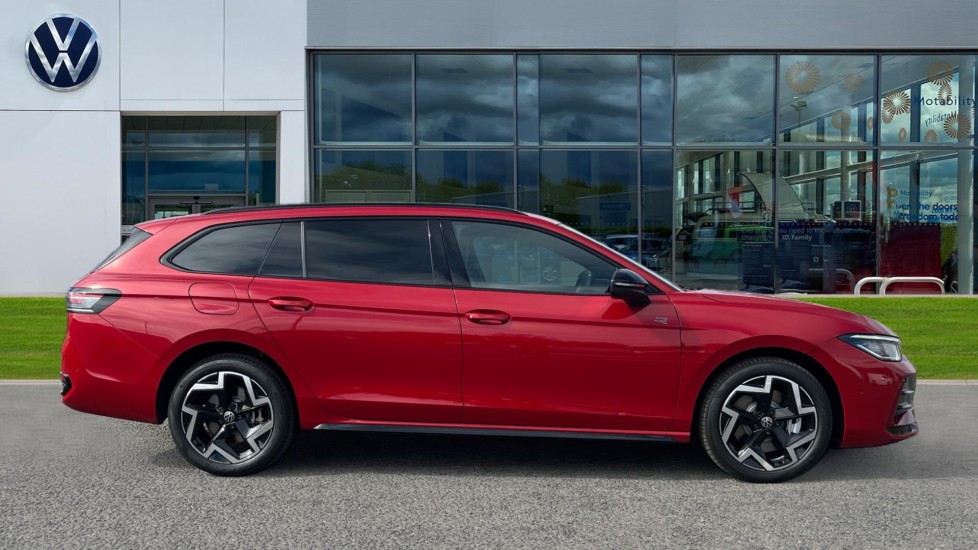 Used Volkswagen Passat 2025 for sale - 76452299: Photo 4