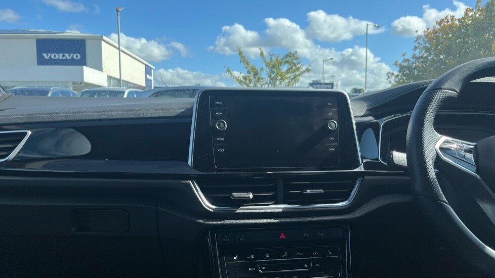Used Volkswagen T-Roc 2023 for sale - 76007671: Photo 13