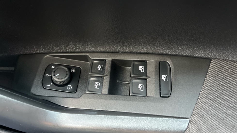 Used Volkswagen Polo 2025 for sale - 76140091: Photo 37