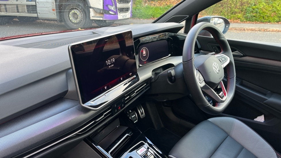 Used Volkswagen Golf 2025 for sale - 76927850: Photo 2