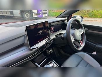 Used Volkswagen Golf 2025 for sale - 76927850: Photo