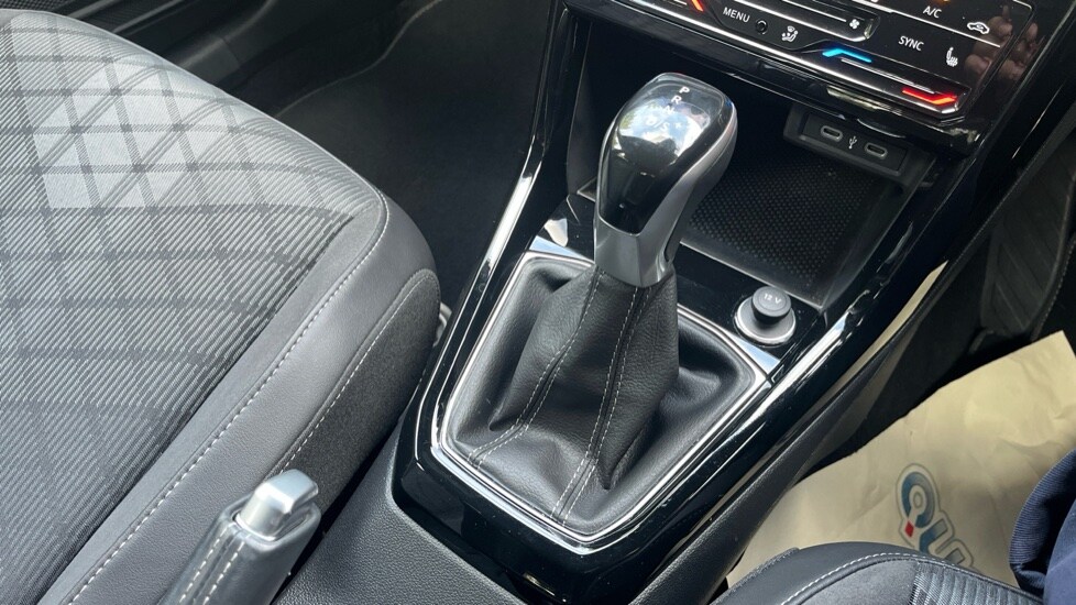 Used Volkswagen T-Cross 2024 for sale - 76112234: Photo 36