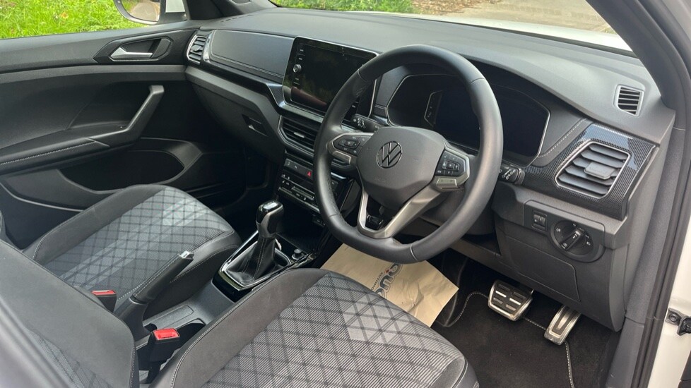 Used Volkswagen T-Cross 2024 for sale - 76112234: Photo 6