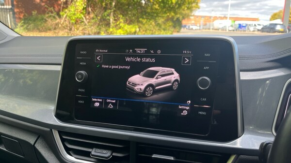 Used Volkswagen T-Roc 2022 for sale - 76112155: Photo 23