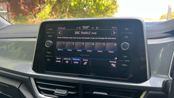 Used Volkswagen T-Roc 2022 for sale - 76112155: Photo 25