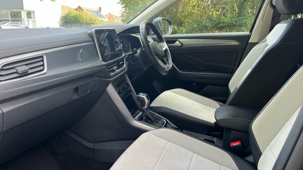 Used Volkswagen T-Roc 2022 for sale - 76112155: Photo 28