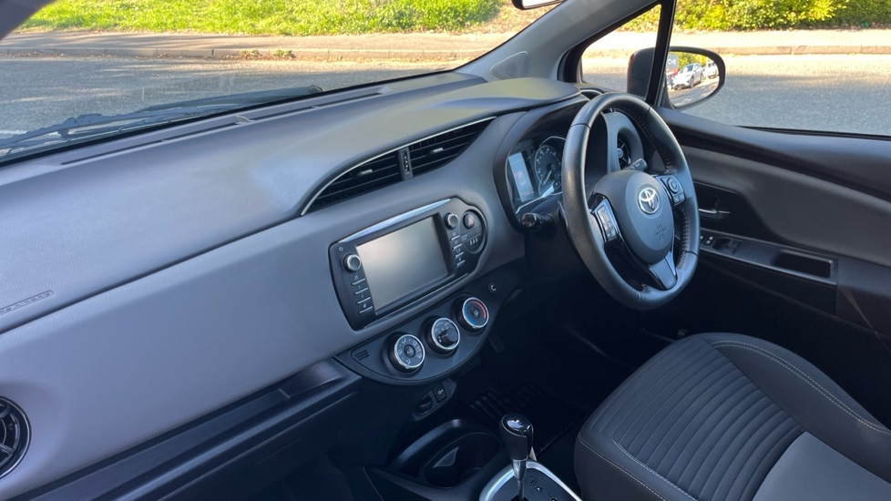 Used Toyota Yaris 2018 for sale - 76079452: Photo 10