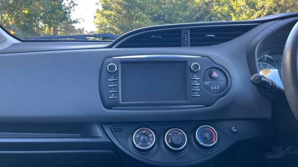 Used Toyota Yaris 2018 for sale - 76079452: Photo 12