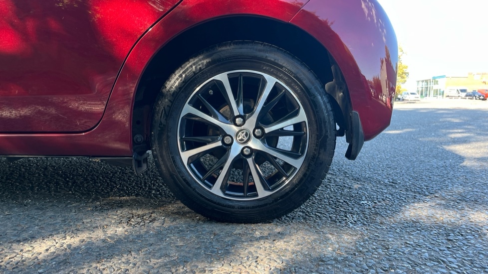 Used Toyota Yaris 2018 for sale - 76079452: Photo 18