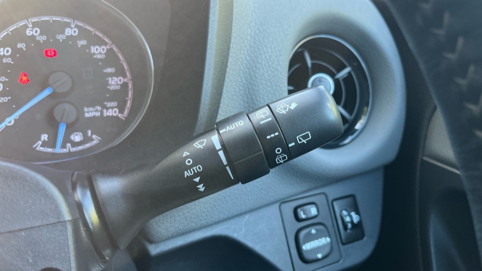 Used Toyota Yaris 2018 for sale - 76079452: Photo 23