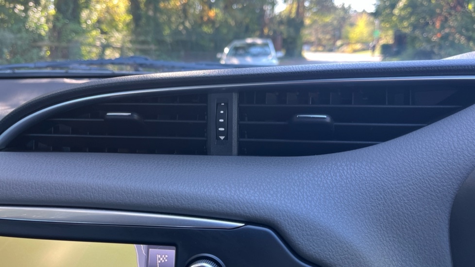 Used Toyota Yaris 2018 for sale - 76079452: Photo 30