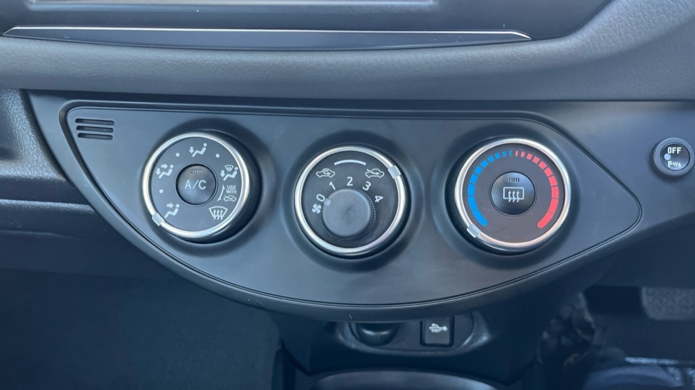 Used Toyota Yaris 2018 for sale - 76079452: Photo 33