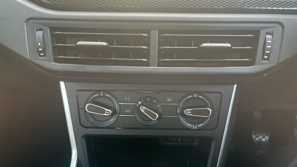 Used Volkswagen Polo 2022 for sale - 76079011: Photo 32