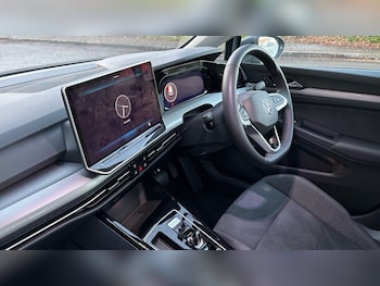 Used Volkswagen Golf 2025 for sale - 77036051: Photo