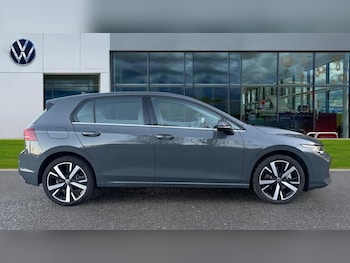 Used Volkswagen Golf 2025 for sale - 77036051: Photo