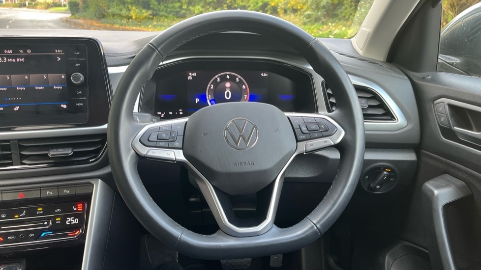 Used Volkswagen T-Roc 2025 for sale - 76870370: Photo 26