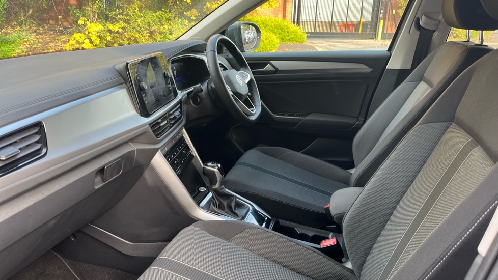 Used Volkswagen T-Roc 2025 for sale - 76870370: Photo 27