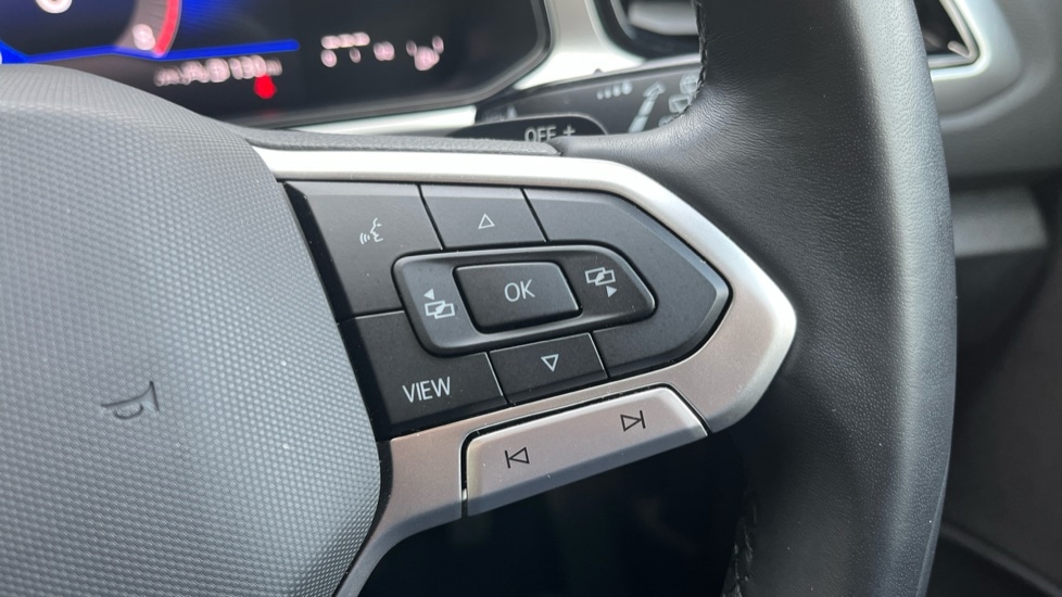 Used Volkswagen T-Roc 2025 for sale - 76870370: Photo 28