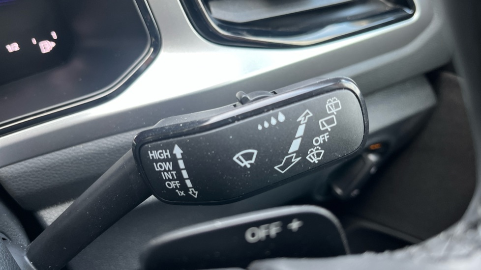 Used Volkswagen T-Roc 2025 for sale - 76870370: Photo 30