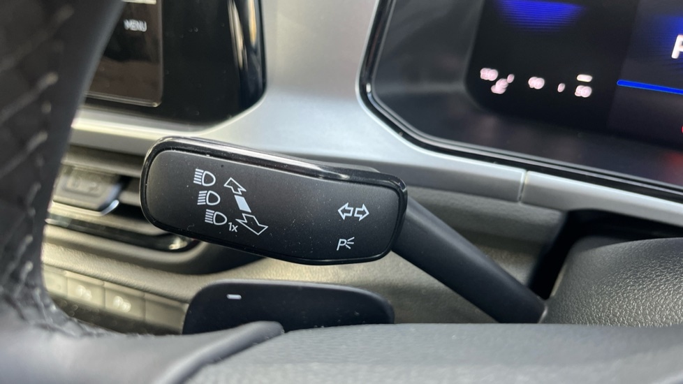 Used Volkswagen T-Roc 2025 for sale - 76870370: Photo 31