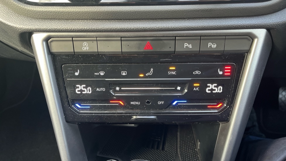 Used Volkswagen T-Roc 2025 for sale - 76870370: Photo 32