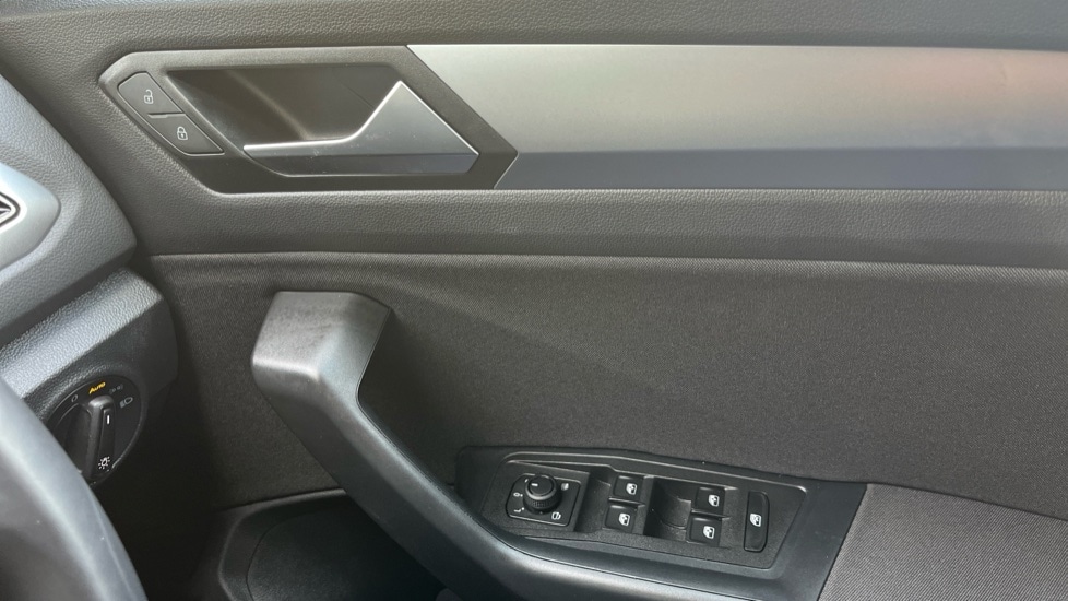 Used Volkswagen T-Roc 2025 for sale - 76870370: Photo 35