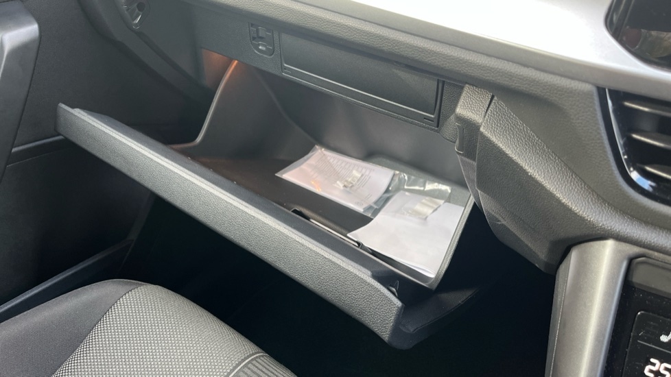 Used Volkswagen T-Roc 2025 for sale - 76870370: Photo 41