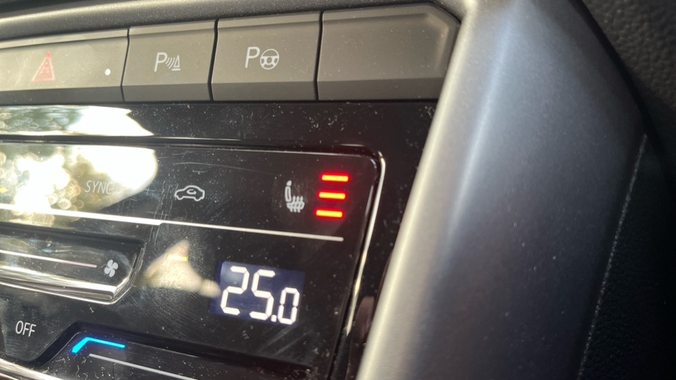 Used Volkswagen T-Roc 2025 for sale - 76870370: Photo 43