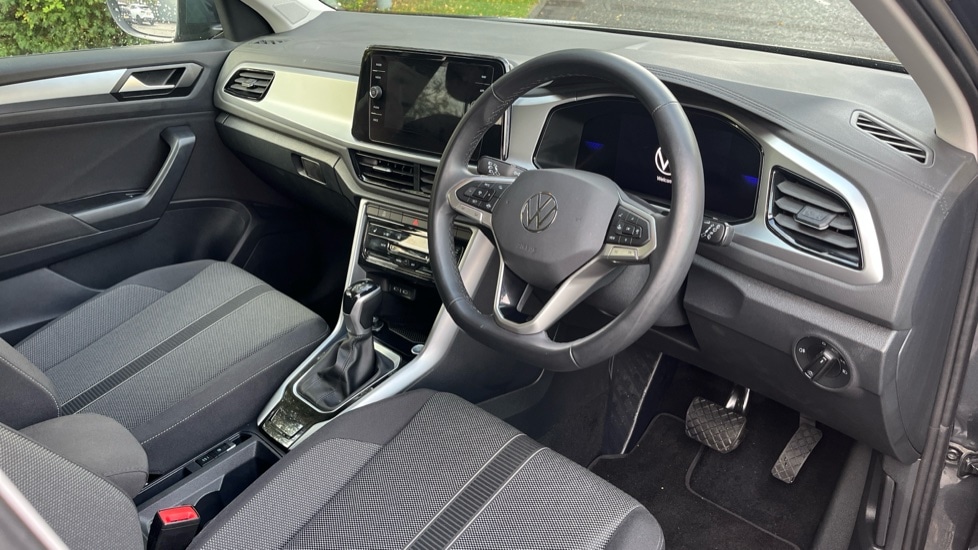 Used Volkswagen T-Roc 2025 for sale - 76870370: Photo 6