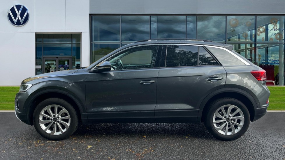 Used Volkswagen T-Roc 2025 for sale - 76870370: Photo 9