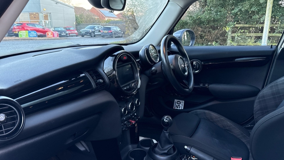 Used MINI Hatch 2018 for sale - 76933110: Photo 10