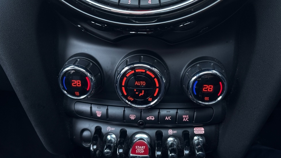 Used MINI Hatch 2018 for sale - 76933110: Photo 32