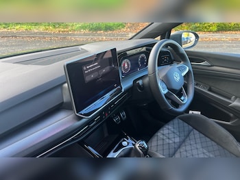 Used Volkswagen Golf 2025 for sale - 76452114: Photo